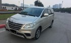 Toyota Innova 2.0E 2015 - Bán Toyota Innova 2.0E năm 2015, màu vàng số sàn, giá tốt