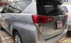 Toyota Innova 2017 - Cần bán gấp Toyota Innova 2.0E năm sản xuất 2017, màu bạc như mới, 640tr