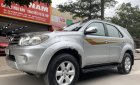 Toyota Fortuner 2010 - Cần bán lại xe Toyota Fortuner đời 2010, màu bạc số sàn, giá 555tr