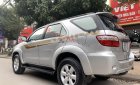 Toyota Fortuner 2010 - Cần bán lại xe Toyota Fortuner đời 2010, màu bạc số sàn, giá 555tr