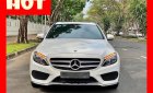 Mercedes-Benz C class  C300 AMG 2017 - Cần bán gấp Mercedes C300 AMG đời 2017, màu trắng