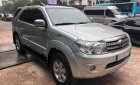 Toyota Fortuner 2011 - Cần bán Toyota Fortuner sản xuất năm 2011, màu bạc số tự động