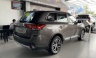 Mitsubishi Outlander    2019 - Cần bán Mitsubishi Outlander sản xuất năm 2019, màu nâu