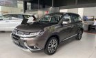 Mitsubishi Outlander    2019 - Cần bán Mitsubishi Outlander sản xuất năm 2019, màu nâu