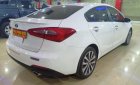 Kia K3 2014 - Cần bán Kia K3 1.6 MT năm sản xuất 2014, màu trắng như mới, 435 triệu