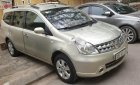 Nissan Grand livina 2011 - Bán xe Nissan Grand livina năm 2011, màu bạc như mới