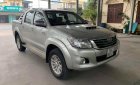 Toyota Hilux 2012 - Bán Toyota Hilux 4x4 MT sản xuất năm 2012, màu bạc, nhập khẩu còn mới giá cạnh tranh