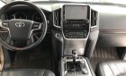 Toyota Land Cruiser VX 2017 - Cần bán gấp Toyota Land Cruiser VX 2017, màu vàng, nhập khẩu nguyên chiếc