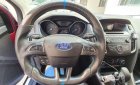 Ford Focus 2017 - Bán ô tô Ford Focus đời 2017, màu đỏ như mới