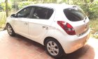 Hyundai i20 2011 - Bán Hyundai i20 AT 1.4 đời 2011, màu trắng xe gia đình, giá chỉ 295 triệu