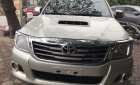 Toyota Hilux 2013 - Bán giá ưu đãi với chiếc Toyota Hilux sản xuất năm 2013, màu bạc giá cạnh tranh