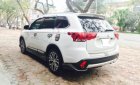 Mitsubishi Outlander 2019 - Cần bán gấp Mitsubishi Outlander sản xuất năm 2019, màu trắng