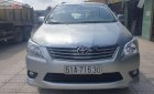 Toyota Innova 2.0E 2013 - Bán Toyota Innova 2.0E đời 2013, màu bạc, giá 398tr