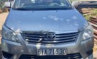 Toyota Innova 2013 - Cần bán gấp Toyota Innova 2.0EMT năm sản xuất 2013, màu bạc xe gia đình