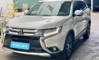 Mitsubishi Outlander 2016 - Bán xe Mitsubishi Outlander đời 2016, màu trắng, nhập khẩu