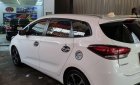 Kia Rondo 2017 - Bán ô tô Kia Rondo 2017, màu trắng