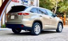 Toyota Highlander 2016 - Bán xe Toyota Highlander năm sản xuất 2016, màu vàng, nhập khẩu nguyên chiếc