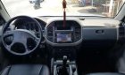 Mitsubishi Pajero     2006 - Bán Mitsubishi Pajero đời 2006, màu bạc, nhập khẩu nguyên chiếc số sàn, giá tốt