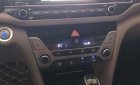Hyundai Elantra AT  2017 - Bán Hyundai Elantra AT năm sản xuất 2017, màu nâu số tự động