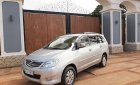 Toyota Innova   2010 - Cần bán xe Toyota Innova sản xuất 2010, màu bạc xe gia đình