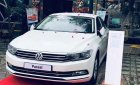 Volkswagen Passat 2018 - Volkswagen Passat Màu trắng, Trả góp lãi suất 0% trong 1 năm. + Tặng 100% phí trước bạ.