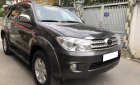 Toyota Fortuner 2011 - Nhà cần bán Toyota Fortuner 2011, tự động, máy xăng, hai cầu, màu xám chì