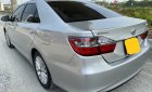 Toyota Camry 2.0E 2017 - Cần bán xe Toyota Camry 2.0E 2017 màu bạc, xe đẹp đi kĩ, chính hãng Toyota Sure