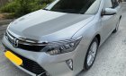 Toyota Camry 2.0E 2017 - Cần bán xe Toyota Camry 2.0E 2017 màu bạc, xe đẹp đi kĩ, chính hãng Toyota Sure