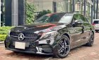 Mercedes-Benz C300 2021 - Cần bán lại xe Mercedes C300 đời 2021, màu đen