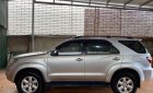 Toyota Fortuner 2011 - Bán Toyota Fortuner năm 2011, màu bạc số tự động