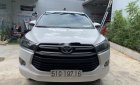 Toyota Innova 2.0E 2018 - Cần bán gấp Toyota Innova 2.0E đời 2018, màu trắng xe gia đình, giá 560tr
