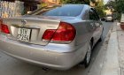 Toyota Camry 2004 - Bán Toyota Camry sản xuất 2004, màu bạc số tự động