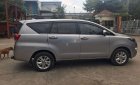 Toyota Innova 2017 - Cần bán Toyota Innova sản xuất 2017, màu bạc
