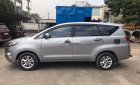 Toyota Innova 2017 - Cần bán Toyota Innova sản xuất 2017, màu bạc