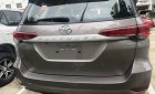 Toyota Fortuner 2021 - Bán Toyota Fortuner 2.4G máy dầu số sàn, màu bạc giao ngay