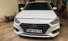 Cần bán Hyundai Accent AT năm 2018, màu trắng