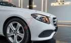 Mercedes-Benz E250 2016 - Cần bán gấp Mercedes E250 năm 2016, màu trắng số tự động