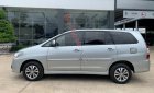 Toyota Innova   2.0E  2015 - Bán Toyota Innova 2.0E năm sản xuất 2015, màu bạc  