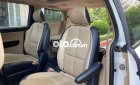 Kia Sedona 2016 - Cần bán Kia Sedona sản xuất 2016, màu trắng
