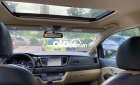 Kia Sedona 2016 - Cần bán Kia Sedona sản xuất 2016, màu trắng