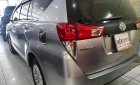 Toyota Innova   2.0E  2017 - Bán Toyota Innova 2.0E đời 2017, màu bạc