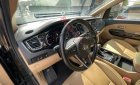 Kia Sedona 2017 - Cần bán xe Kia Sedona đời 2017, màu nâu