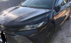 Toyota Camry 2020 - Cần bán lại xe Toyota Camry năm 2020, màu đen, giá tốt