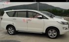 Toyota Innova   2.0 V  2016 - Cần bán Toyota Innova 2.0 V đời 2016, màu trắng xe gia đình, giá tốt