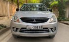 Mitsubishi Zinger 2.4MT  2009 - Cần bán gấp Mitsubishi Zinger 2.4MT sản xuất năm 2009, màu bạc 