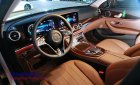 Mercedes-Benz Exclusive 2022 - Mercedes E200 Exclusive 2022, sang trọng cổ điển, trả trước 609 triệu nhận xe