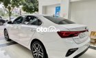 Kia Cerato 1.6 AT Luxury 2020 - Bán ô tô Kia Cerato 1.6 AT Luxury năm sản xuất 2020, màu trắng, 636 triệu