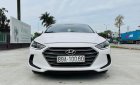 Hyundai Elantra 1.6MT 2017 - Bán Hyundai Elantra 1.6MT năm 2017, màu trắng như mới