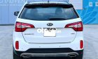 Kia Sorento 2.2 Premiumd AT 2019 - Cần bán xe Kia Sorento 2.2 Premiumd AT sản xuất 2019, màu trắng số tự động, xe tư nhân, một chủ từ mới