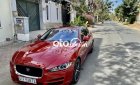 Jaguar XE XE 2.0 2015 - Cần bán lại xe Jaguar XE XE 2.0 năm sản xuất 2015, màu đỏ, nhập khẩu